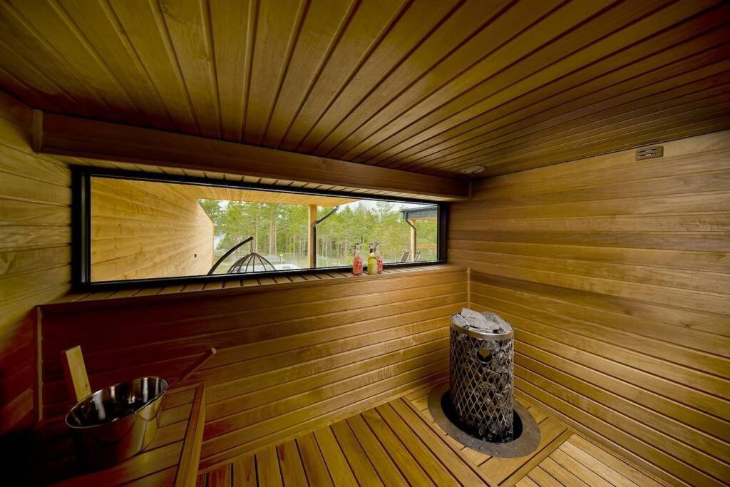 Seija'S Modern Villa With Hot Tub Taivassalo Exterior photo